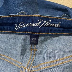 Universal thread jeans